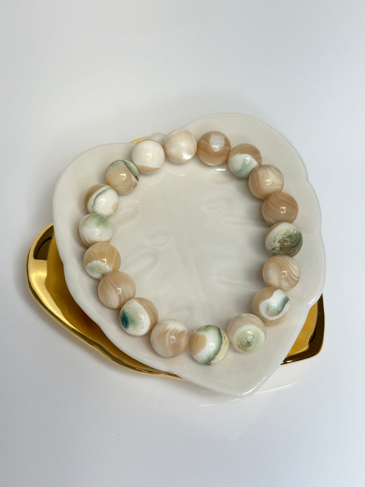 10mm Queen Conch Shell Bracelet